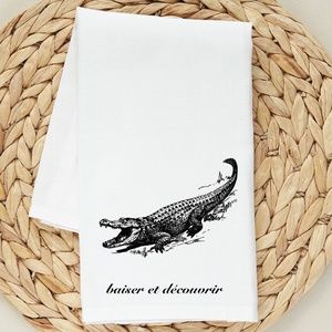 F*ck around & find out in French...the kitchen towel.